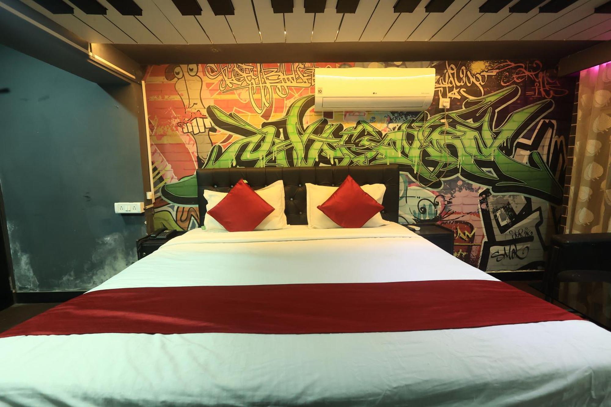 Hotel Space Setter Bhubaneswar Bagian luar foto